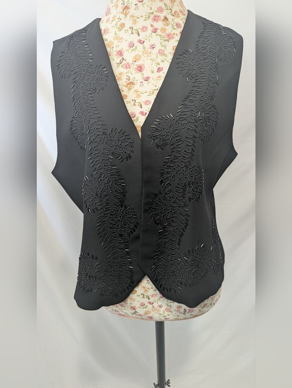Vintage Alfred Dunner Black Beaded V-Neck Vest Size 14 Petite